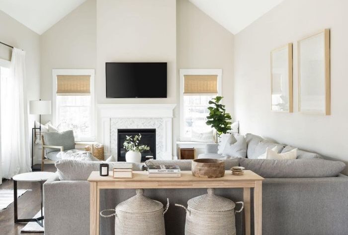 How to decorate a vaulted living room wall