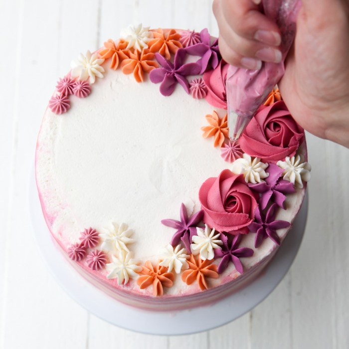 How to make flower decoration on cake